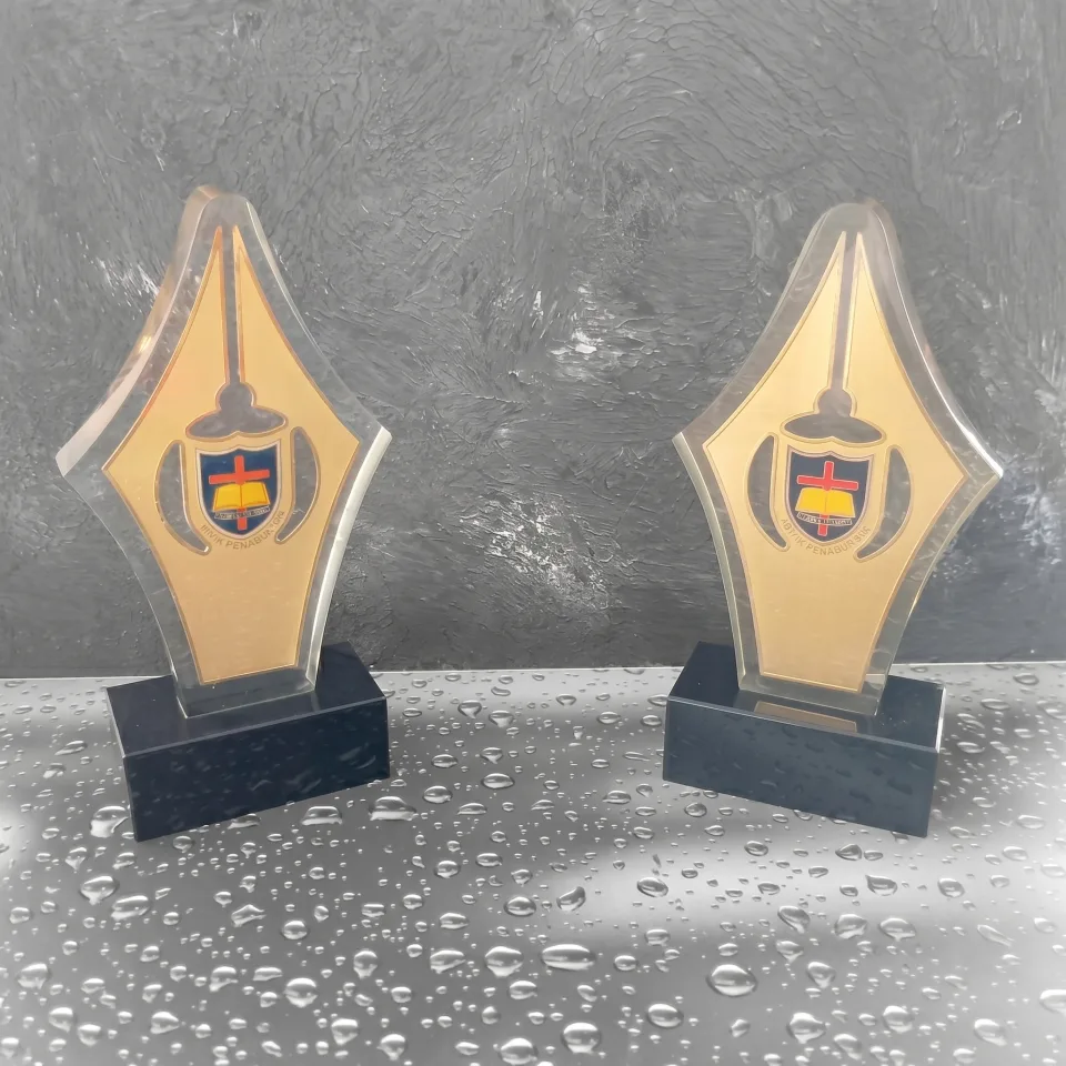 Pena Emas